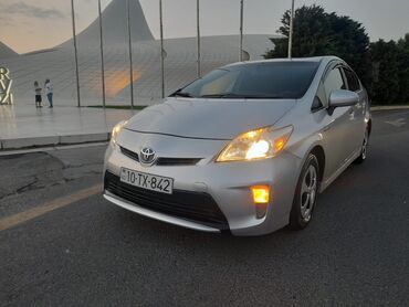 prius ehtiyat hissələri: Toyota Prius: 1.8 л | 2014 г. Седан