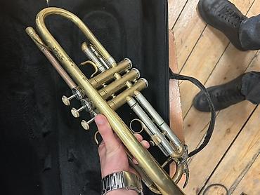 труба аз: Məhsul: Boru (truba) – tam komplekt Təsvir: - Klassik B♭ truba, mis — 2