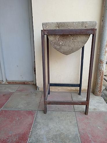 Su daşı 18 litrlik satıram ayaqlığı ile birlikde 4 ay işlenib 250 azn