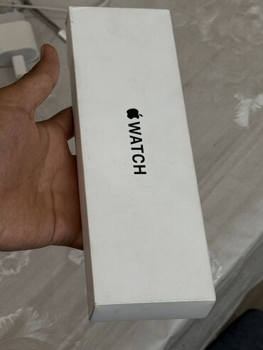 Apple Watch: Модель: Apple Watch SE 2024 Размер: 44 ММ Продаю часы Apple watch SE2