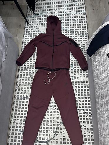 келме спортивка черный: Мужской спортивный костюм, L, Nike, Б/у, цвет - Фиолетовый, Самовывоз, Платная доставка — 1