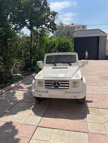 mini mercedes: Uşaq üçün elektrikli maşın satılır. Model görünüşcə Mercedes G-Class — 2