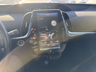 Toyota: Toyota Prius: 2019 г., 1.8 л, Вариатор, Гибрид, Хэтчбэк — 11