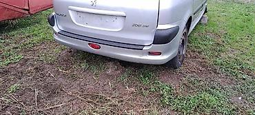 kombi do 4000 evra: ZADNJI BRANIK KARAVAN SIVI ZA PEUGEOT 206 | imam sve delove za — 1
