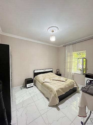 Həyət evləri və villaların satışı: 2 mərtəbəli həyət evi - Plan: 2 mərtəbə, geniş işıqlı otaqlar; yuxarı — 2