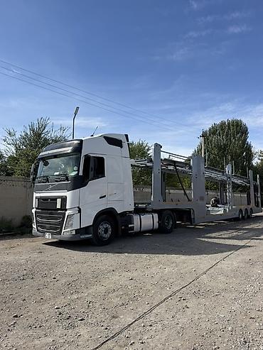 Тягач, Volvo, Сar carrier trailer