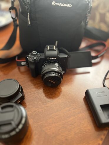 Фотоаппараты: Отличный цифровой фотоаппарат Canon EOS M50, Беззеркальный, 24,1 МП