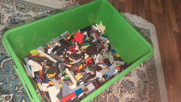 коробка для вещей: Большая коробка с конструкторами LEGO (сыпучий набор деталей) -