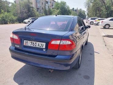 форт машына: Mazda 626: 1999 г., 2 л, Механика, Бензин, Хэтчбэк