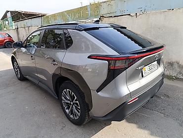 bz4: Toyota bZ4X: 2022 г., 0.1 л, Автомат, Электромобиль, Кроссовер — 5