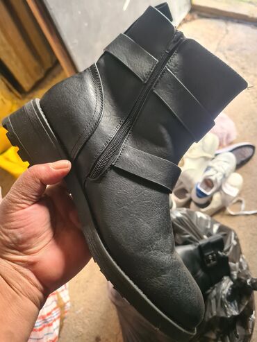 Čizme: Čizme, Tommy Hilfiger, 40 na lalafo.rs — 9 Čizme: Čizme, Tommy Hilfiger, 40 — 9