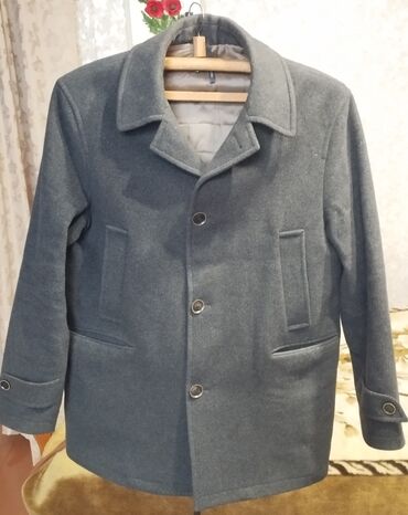мужское пальто зимнее: Продаю пальто мужское демисезонное темно-серое. Производство Италия