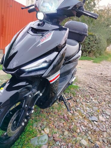 Скутеры: Тип скутера 150 куб. см, Бензин, Б/у — 6