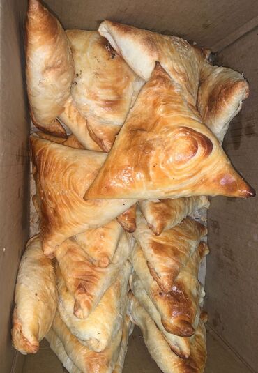 торты и домашнюю выпечку на: Готовим самсы,манты доставляем по городу Бишкек в швейные цеха
