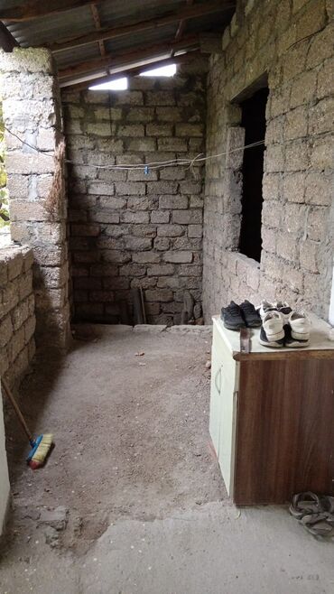 Həyət evləri və villaların satışı: Maştağada heyet evi satılır. 131 nömreli avtobusun axrıncı — 18