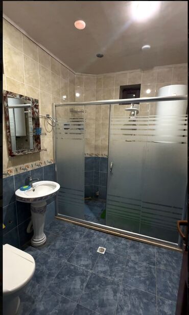 Günlük kirayə evlər: 300 kv. m, 7 otaqlı, Kombi — 7