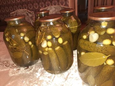 Turşular: Şüşə bankalarda pomidor turşusu satışa çıxarılır. Hər bankada qırmızı -da lalafo.az — 8 Turşular: Şüşə bankalarda pomidor turşusu satışa çıxarılır. Hər bankada qırmızı — 8