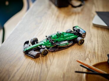 Игрушки: Продаю конструктор LEGO "Speed Champions Aston Martin Aramco F1® AMR24 — 8