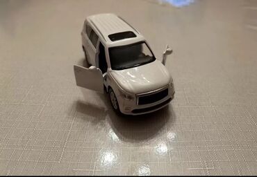 Avtomobil modelləri: Brabus G-Class metal oyuncaq avtomobil modeli - Miqyas: təxminən 1:32 — 25