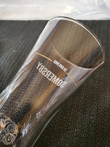 Čaše: Case nove Somersby Case sve na njima odsjaj od svetla. Komada 6 u — 10