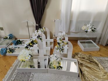 Bayram bəzəkləri: 5 eded xonça desti ve 2 eded usaq xonca dest satilir .elave olaraq — 11