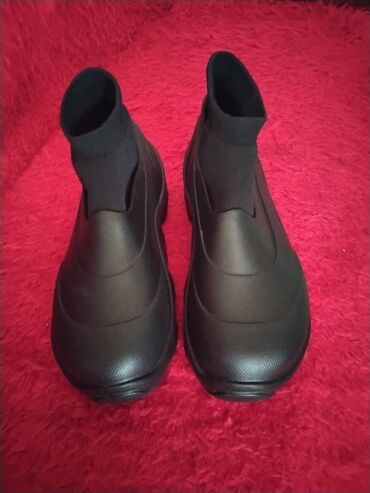 Стильные ботинки Zara. Размер 40-41. Новые. Купленые за 119 манат