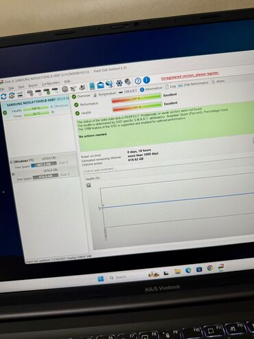 ASUS: Təzə vəzziyətdə. Alınandan Cəmi 18 saat işlənib. Çox baha alınıb. İş — 7