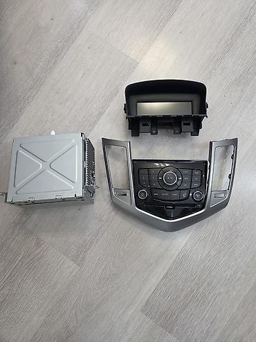Avtoelektronika: Chevrolet Cruze üçün orijinal multimedia/radio dəsti Komplekt: - Baş — 1