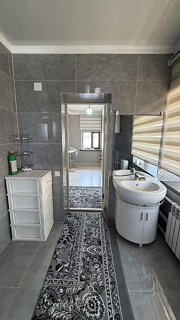 Долгосрочная аренда домов: 380 м², 6 комнат и более, Семейным — 22