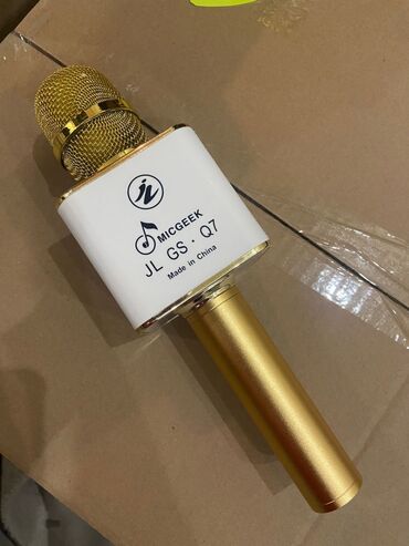 акустические системы kisonli technology co с микрофоном: Микрофон для караоке. Работает от аккумулятора. Новый. Привезен с