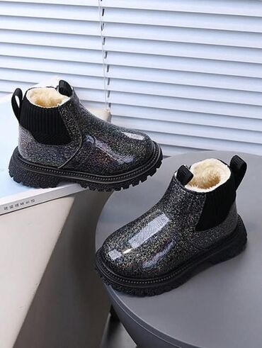 Čizme: Cena:2000din Dostupni brojevi:28 Poručuje se isporuka za desetak na lalafo.rs — 9 Čizme: Cena:2000din Dostupni brojevi:28 Poručuje se isporuka za desetak — 9