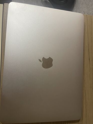 Apple MacBook: İşlənmiş Apple MacBook, 12.9 ", Apple M2, 1 TB, Pulsuz çatdırılma