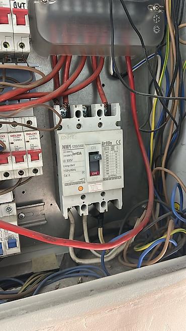 Электрики: Электрик | Перенос электроприборов, Установка распределительных коробок, Монтаж выключателей Больше 6 лет опыта — 1