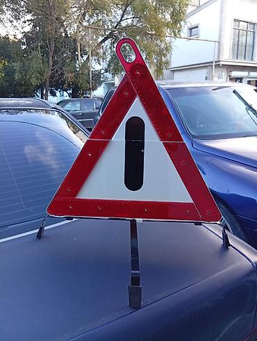 pultlu masin 07: Mercedes W210 üçün baqajda olan qəza nişanı. Heç bir çat qırıq, cızıq — 1