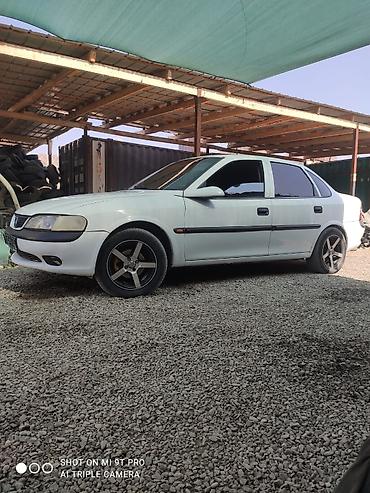 опел вектира: Opel Vectra: 1996 г., 1.8 л, Механика, Бензин, Седан — 2
