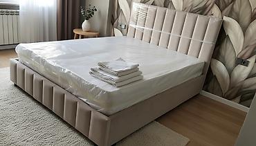 Двуспальная кровать, Новый, С мягким изголовьем, длина - 2 см