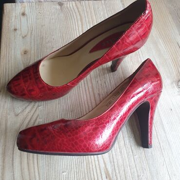 красные туфли: Продам туфли
