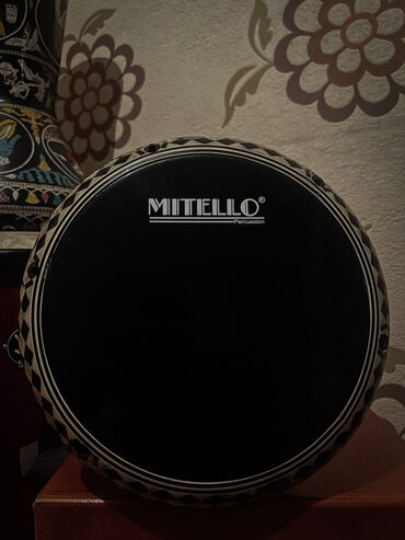 Darbukalar: Darbuka sədəf. Original fabrik dəri “Mitello”. Asma üçün yerləri də