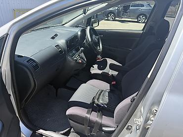 step vagon: Toyota WISH: 2003 г., 1.8 л, Автомат, Бензин, Минивэн — 3