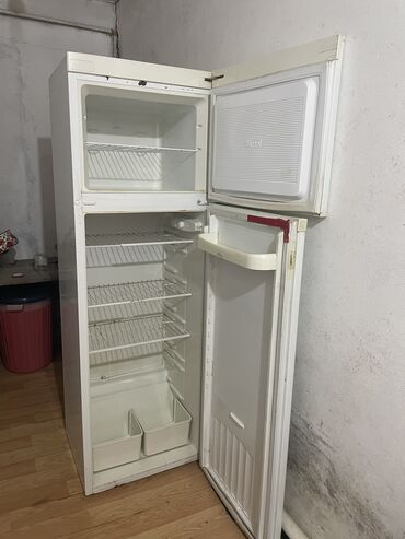 sharp soyuducu: Soyuducu Şirvan şəhərində yerləşir, tam işlək vəziyyətdədir