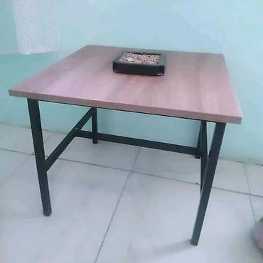 epoxy sto: Radni sto sa metalnim ramom – industrijski minimalistički dizajn - — 5