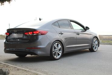 Hyundai: Hyundai Elantra: 2 l | 2018 il Sedan — 6