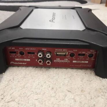 Dinamiklər və sabvuferlər: Avtomobil üçün Pioneer səs sistemi komplekti Tərkib: - Pioneer — 4