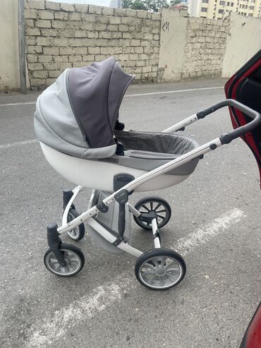 Avtokreslolar: 1 adet anex yazlık ve kışlık olan bebek arabası 1 adet mama masası 50