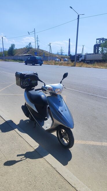 жол тандабас унаалар: Скутер Suzuki, 50 куб. см, Бензин, Колдонулган