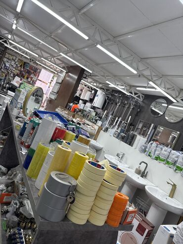 продажа дома иссык куль кашара сарай: Продается бизнес двух этажный магазин в ангарном стиле с общей