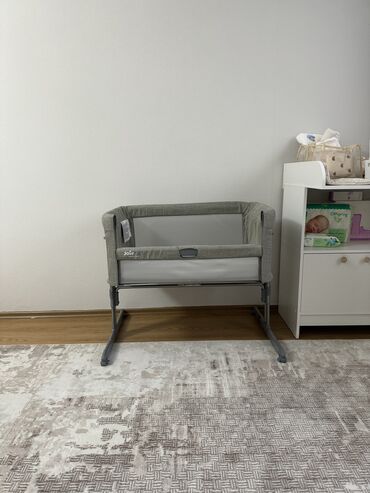 детская качеля graco: Продается детская кровать манеж Joie Roomie Glide, цвет Almond