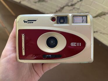 фотоаппарат и видеокамера два в одном: Retro fotoaparat- işləyib işləmədiyini bilmirəm yoxlamamışam