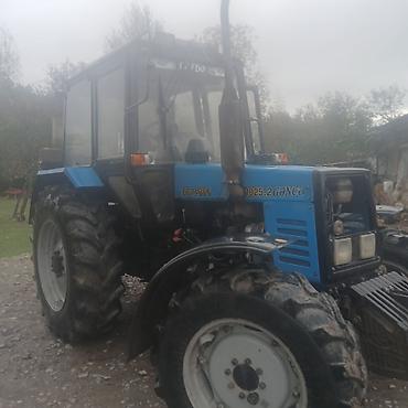 pobeda masin: Belarus 1025.2 GANC traktor - Güclü dörd silindrli dizel mühərrik, ön — 4