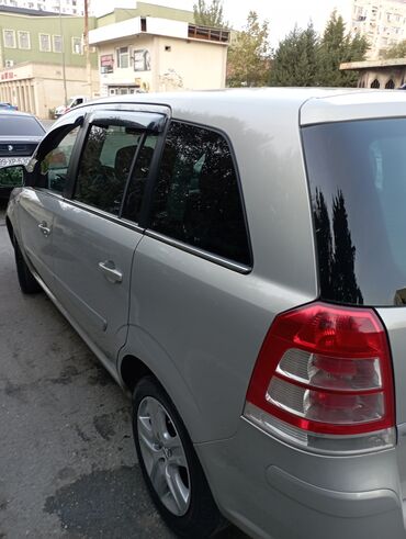 Opel: Opel Zafira: 1.7 l | 2010 il 450 km Universal — 7